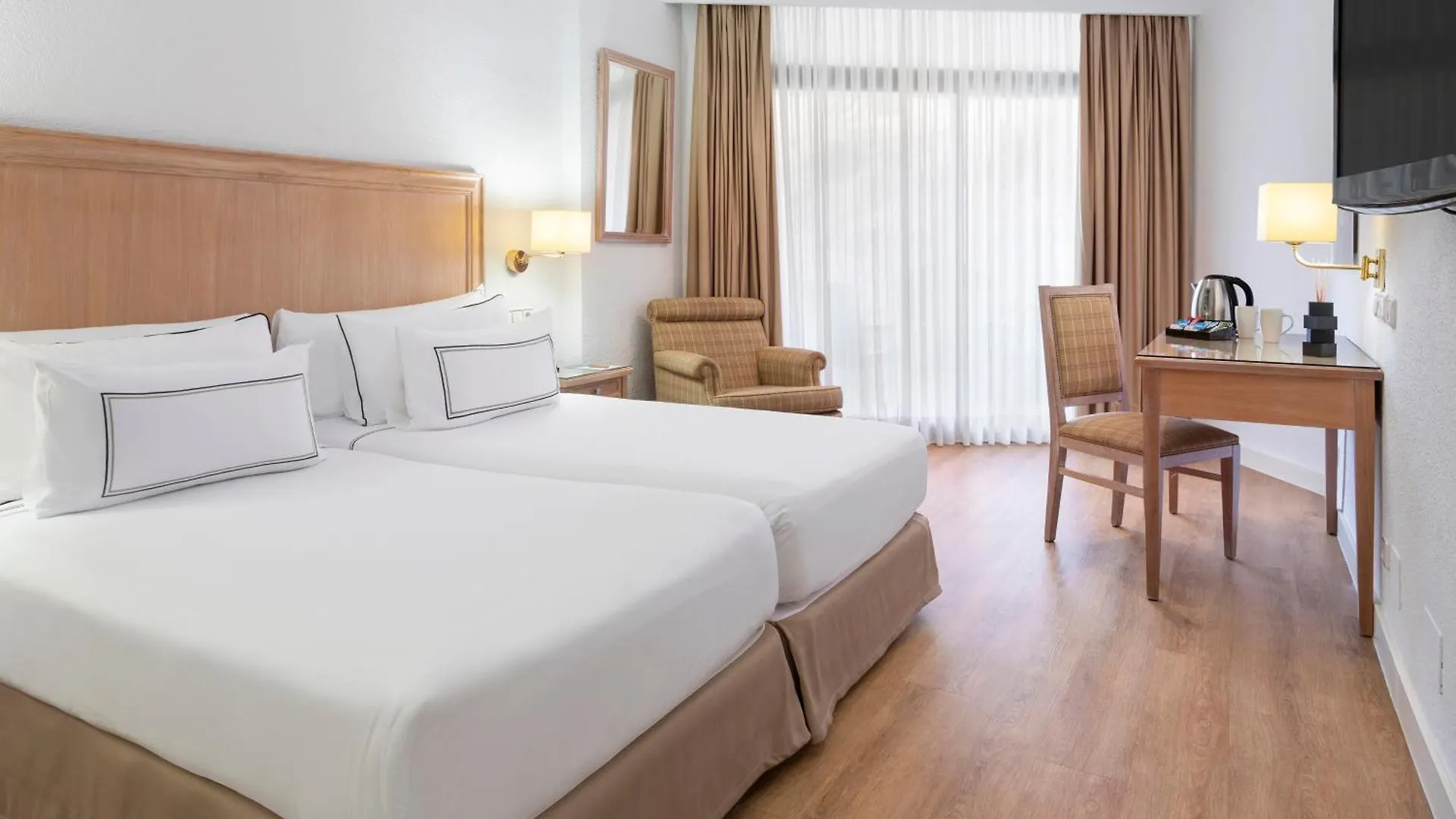 Отель Melia Costa Del Sol Торремолинос